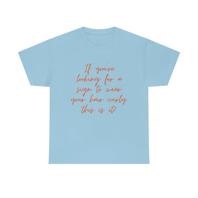 Looking for curly hair... Unisex Softstyle T-Shirt - curlysister
