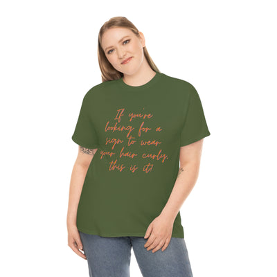 Looking for curly hair... Unisex Softstyle T-Shirt - curlysister