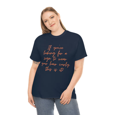 Looking for curly hair... Unisex Softstyle T-Shirt - curlysister